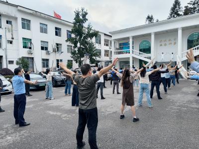 传统功法进机关 点亮健康新风尚