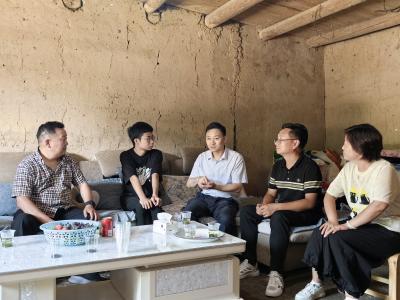 暖心关怀传温情 殷切期望寄未来