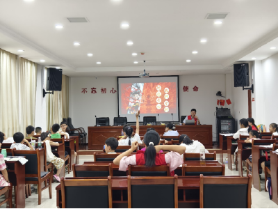 情景模拟防诈骗 暑期课堂练“慧眼”