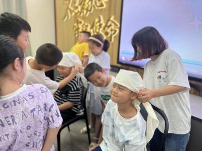 爱心托管班急救课：小小绷带里的“守护魔法”