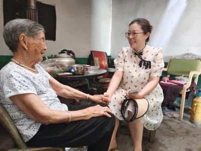 社区关怀送清凉，高温慰问暖人心