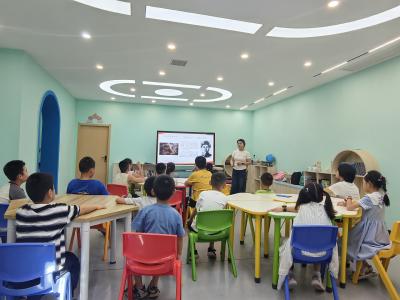 润城社区：迷彩绘童趣 戎风育少年