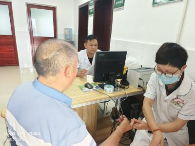 “移动健康”月常至 福利院老享安康