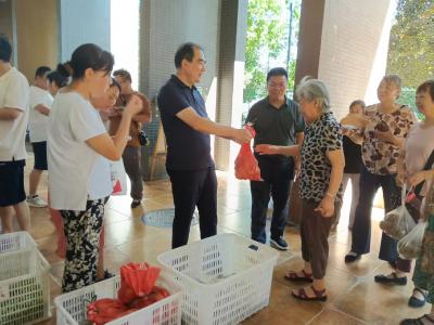 党建引领聚民心 幸福小区暖意浓——梅岭一号小区“红色菜篮”架起党群“连心桥”