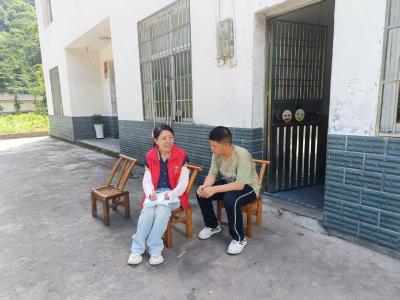 樟村坪镇桃坪河村：把爱送到家，暖心护成长