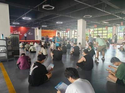 村警联动反诈课堂：健康塑性，反诈同行