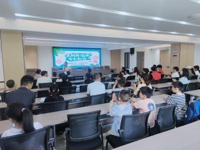 暑托班开课！老师带娃“解锁”防溺水“保命技能”