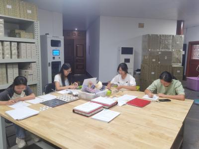 中南民族大学学生助力夷陵区博物馆藏品整理，共绘文博实践新篇章