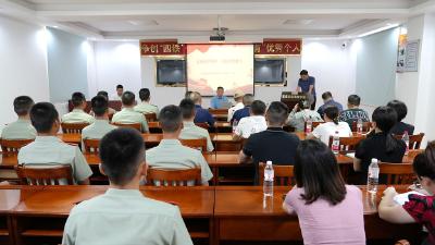 “三大精神”进军营 军民鱼水情更浓