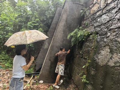 暴雨巡查筑防线 防汛防灾保平安