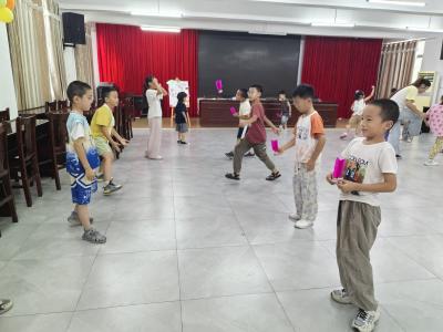 童心飞扬，“毽”康成长