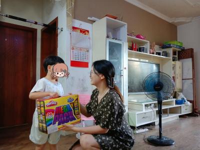 妇联关怀 情暖童心