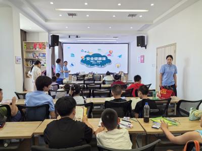 爱心托管不停歇 安全健康“零”距离