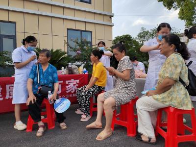 夷陵区鸦鹊岭镇：惠民演出进乡村  中医服务暖民心