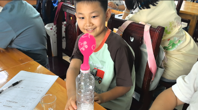 "小小科学家"玩转彩虹实验！山音支教团队用生活材料点亮乡村科学启蒙
