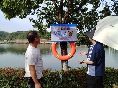 峡江社区“四个一”守护黄柏河畔安全