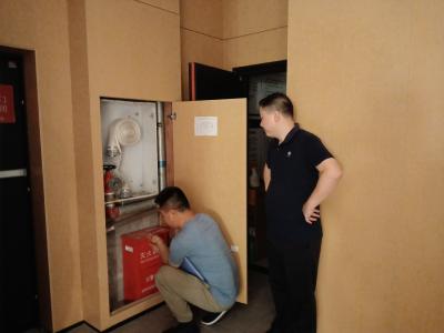 长江市场社区开展消防安全检查