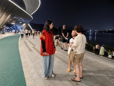 以“虹”为盾护平安 夜巡筑牢安全线