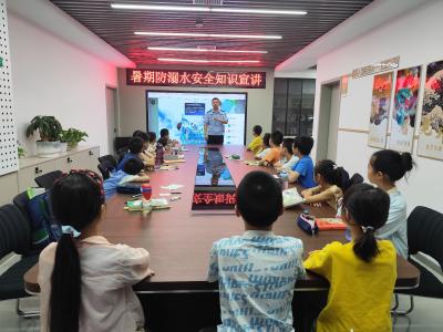 民警化身“安全导师”  用智慧守护“小候鸟”