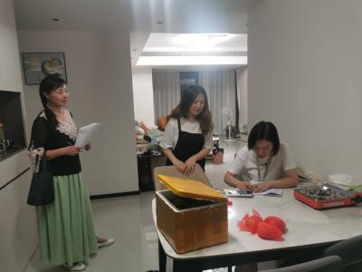 “敲门”访民意 幸福小区共创建
