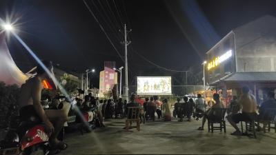 鸦鹊岭镇：流动影院进乡村 文化惠民谱新篇
