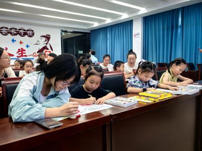 书店社区携手 共筑安全防线
