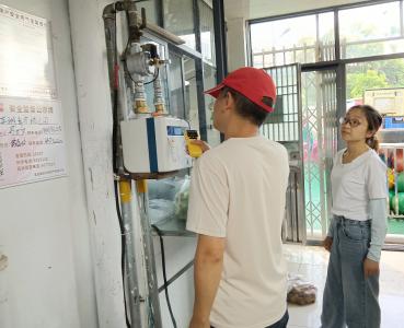 社区开展燃气安全检查，守护居民“烟火气”