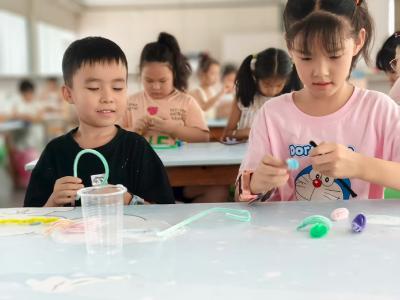 巧手生花 快乐前行