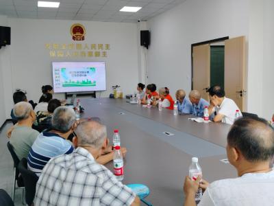 峡江社区召开垃圾分类引导员培训会