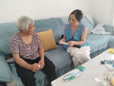 锦江社区：用“常走访”织密老人“安全网”