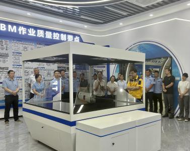 “微党课”进项目现场 “板房精神”在一线生辉