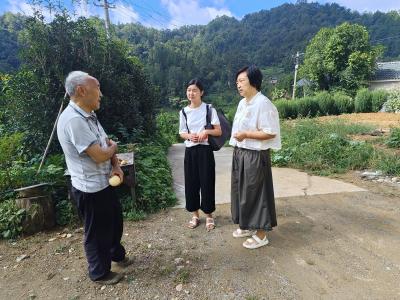 樟村坪镇桃坪河村：开展边缘户走访 为民解决烦心事