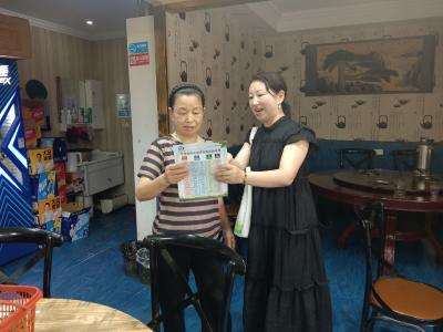 峡江社区组织志愿者开展垃圾分类宣传活动