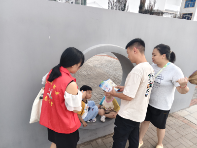 乐天溪镇：广场夜宣传，禁毒知识入民心