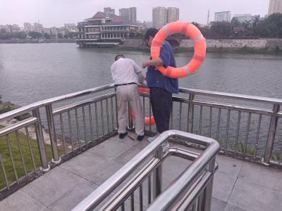 更换救生设施 预防溺水保平安