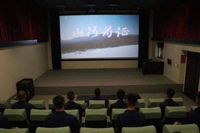 夷陵区消防救援大队组织开展《山河为证》观影活动