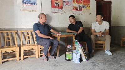 樟村坪镇走访慰问抗战老兵 传承抗战精神致敬历史功勋