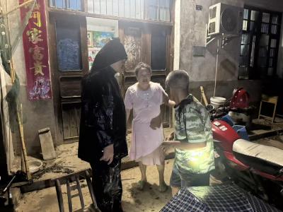 夷陵区鸦鹊岭镇：抢险救灾 安全度汛