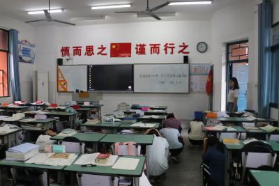 东湖初中开展应急疏散主题教育