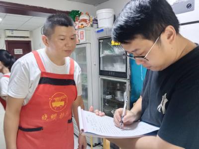 筑牢安全防线 守护社区平安