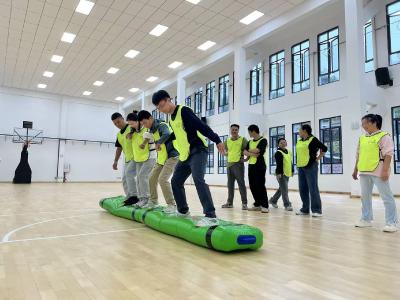 点亮文体生活，凝聚团队力量