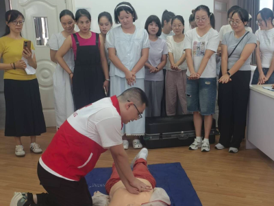 守护花朵 “救”在身边