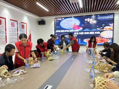 月圆冯家湾   共话邻里情