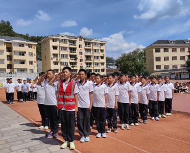 军训汇演展风采 安全演练筑防线