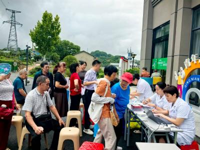 体检进社区 健康暖人心