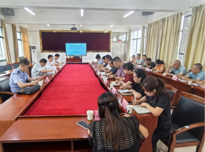 鸦鹊岭镇2025年教育工作专题办公会召开