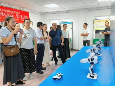 小溪塔街道开展全国科普月科技馆参观活动