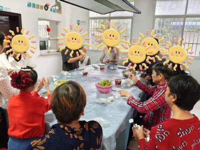 月满中秋 情暖人心