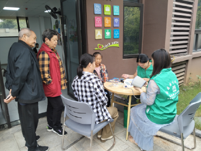 润城社区：党建引领送健康 免费义诊进小区