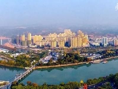 区委理论学习中心组（扩大）开展2025年第13次集体学习